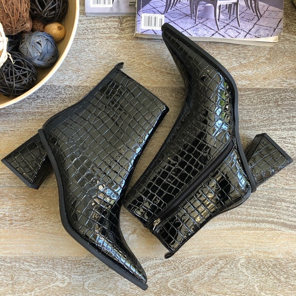 Topshop Black Croc-Embossed Ankle Boots - Picture 3 of 8